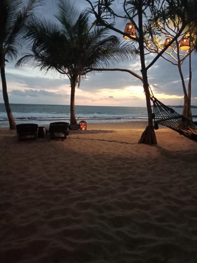 Mangrove Beach Chalets Tangalle Exterior photo