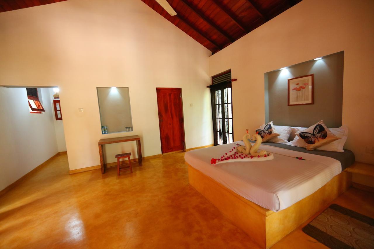 Mangrove Beach Chalets Tangalle Exterior photo