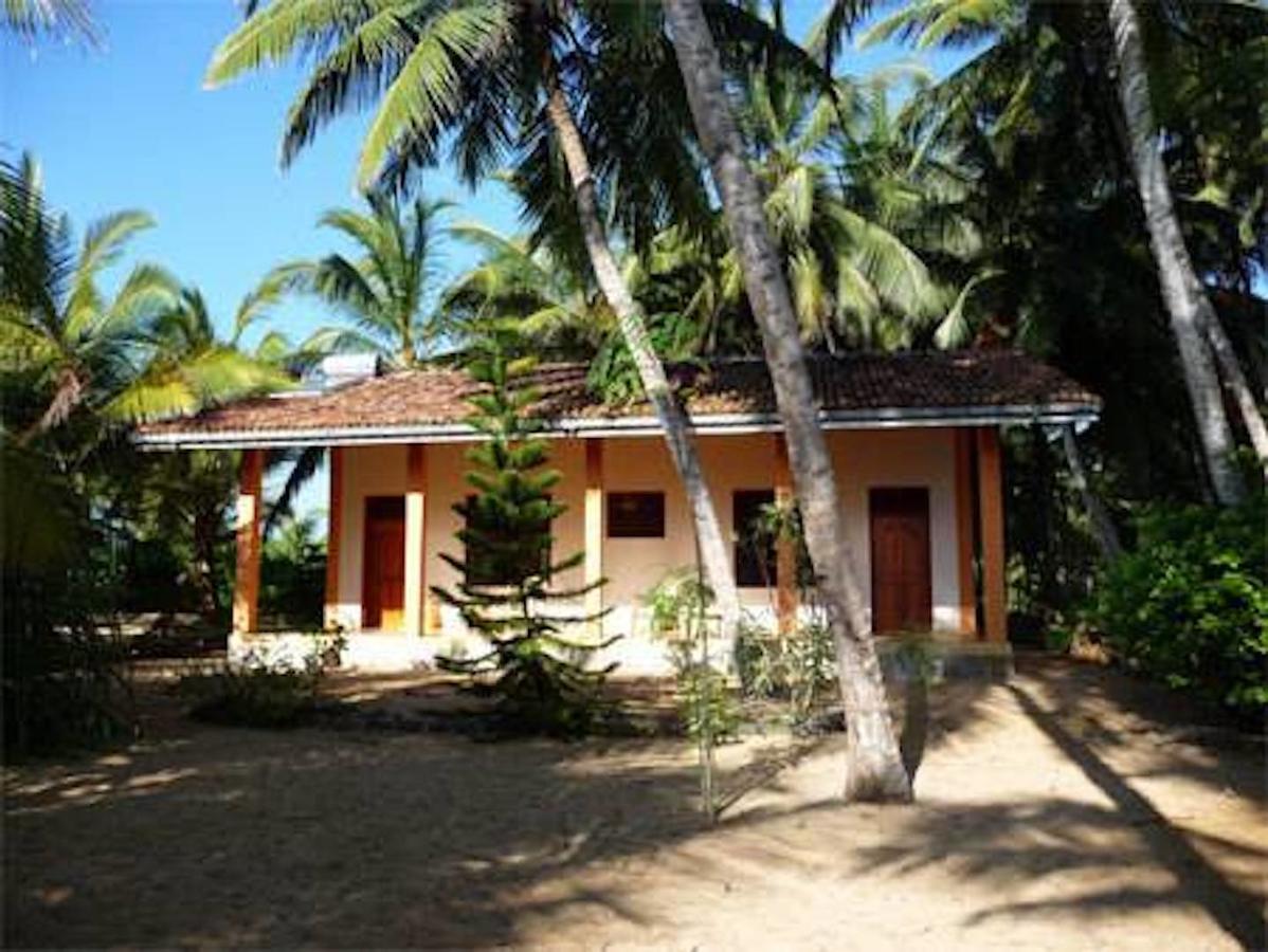 Mangrove Beach Chalets Tangalle Exterior photo