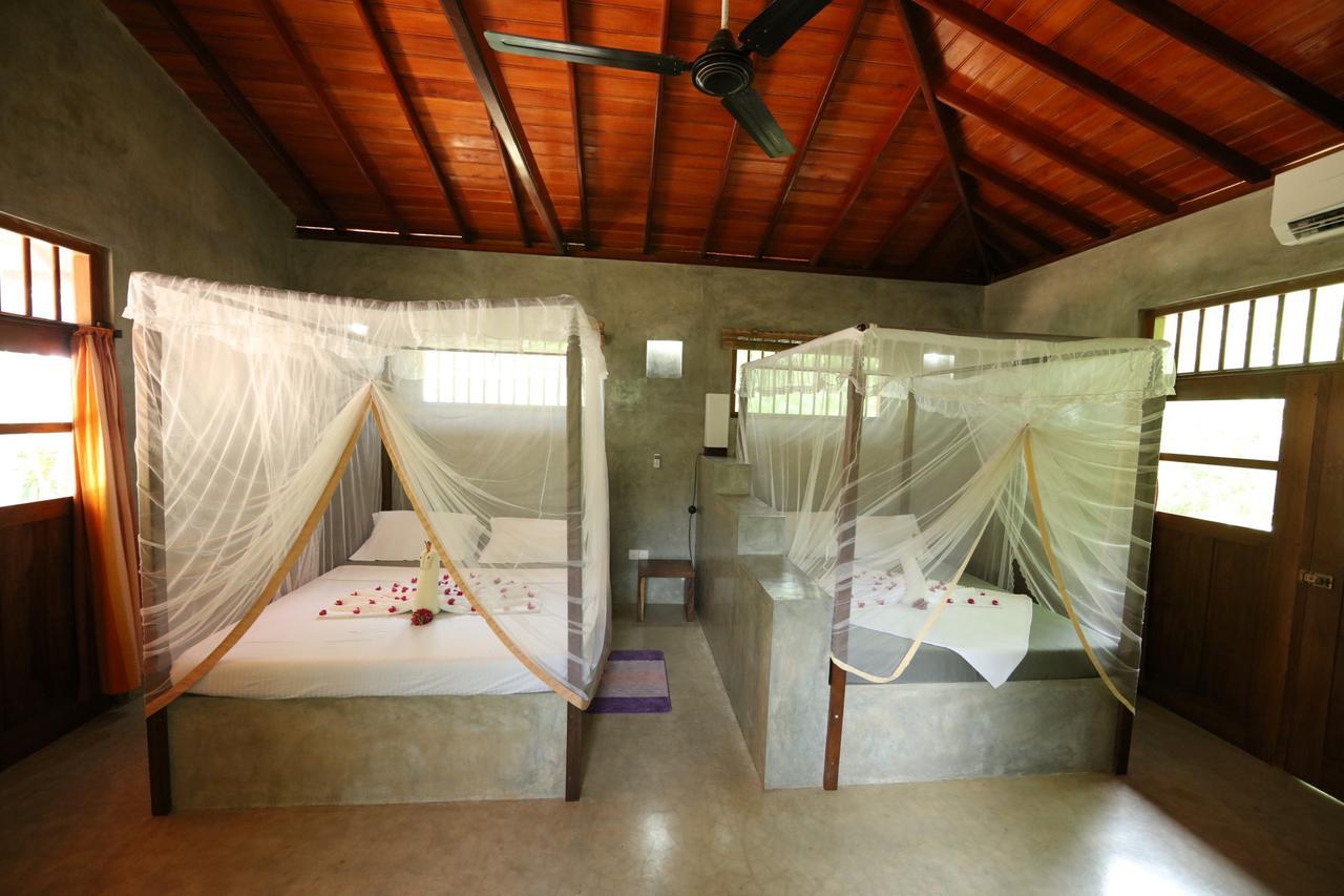 Mangrove Beach Chalets Tangalle Exterior photo